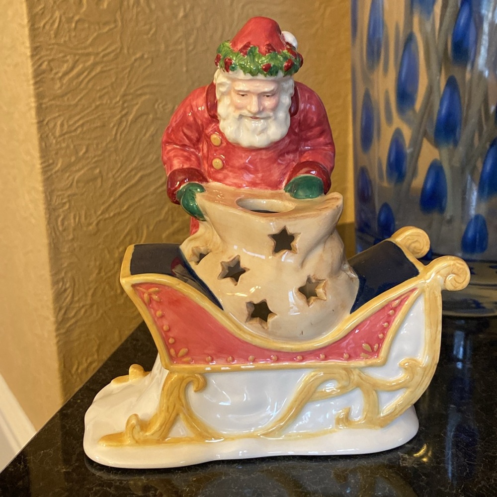 Vintage Traditional Santa with Sleigh Tea Light Candle Holder. Ceramic.